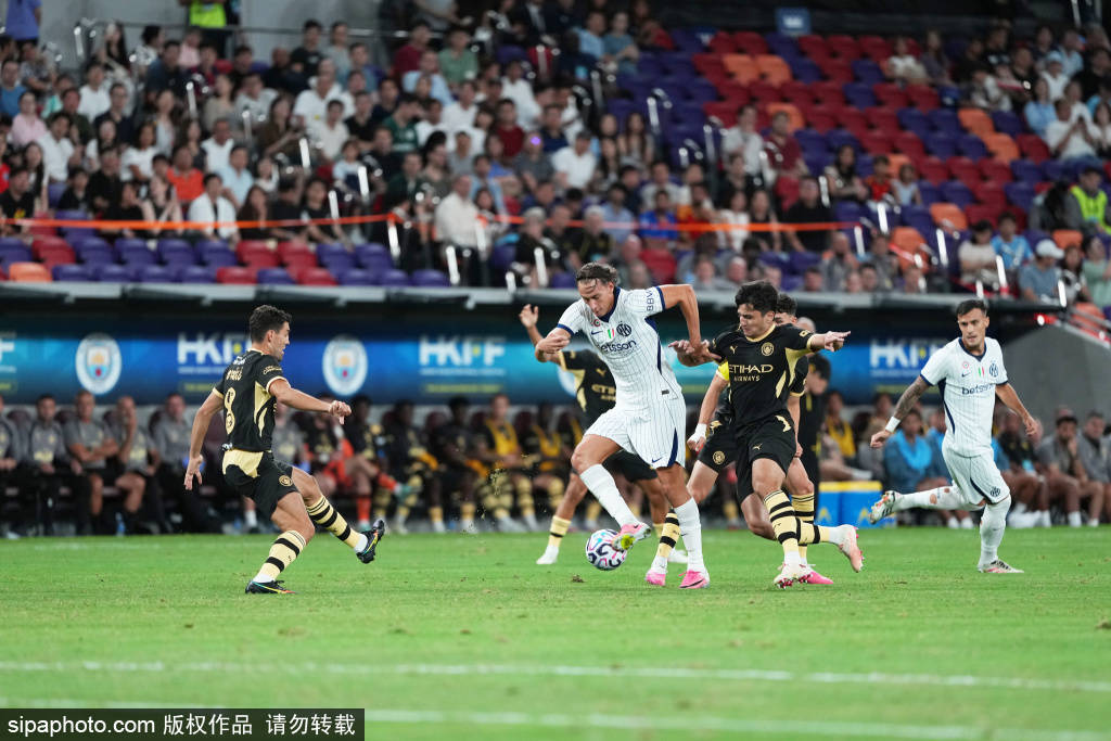 恰尔汗奥卢：从德甲到意甲的战术变迁与进球艺术